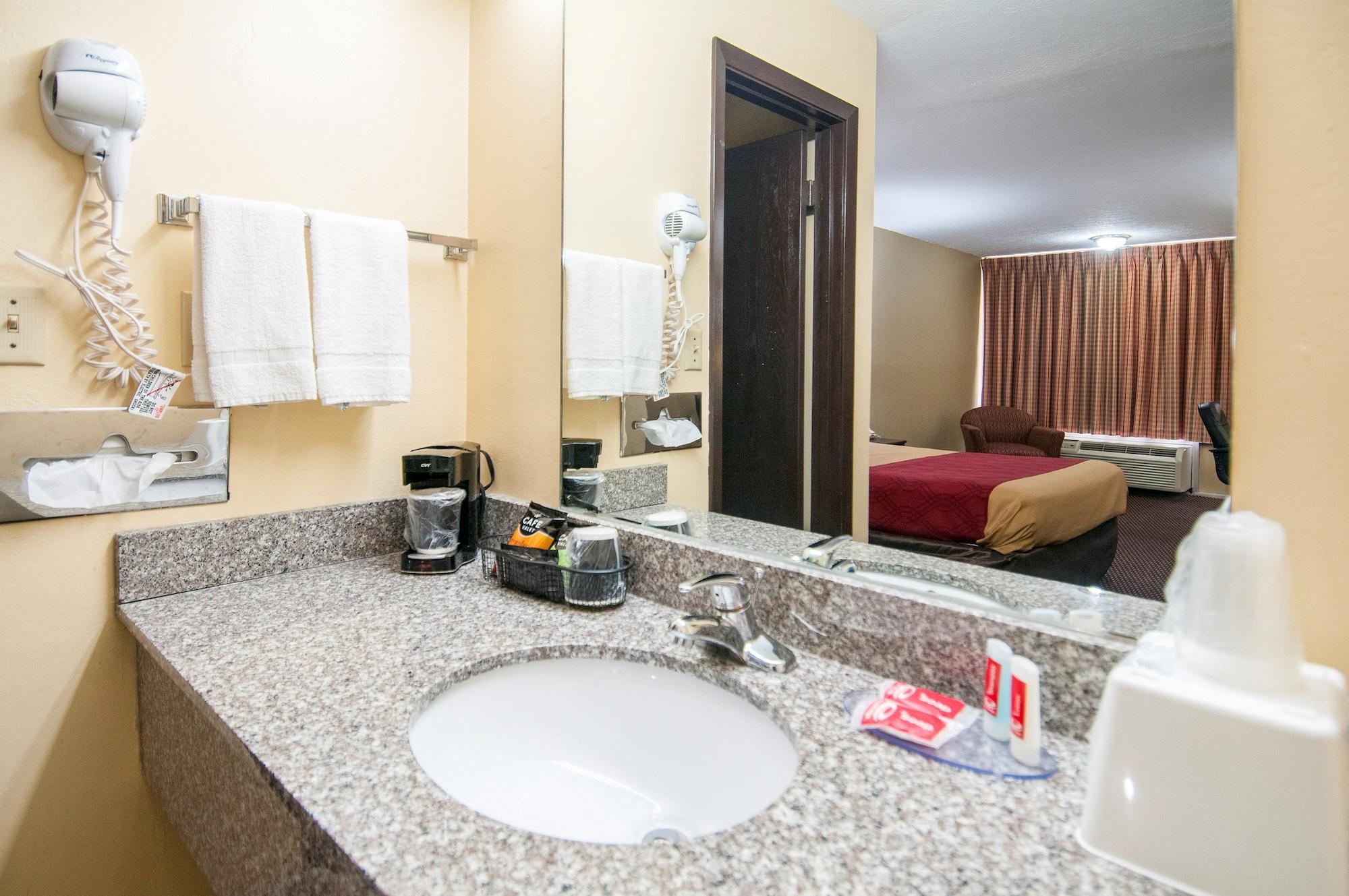 Econo Lodge Near Missouri University Of Science And Technology Ролла Екстер'єр фото
