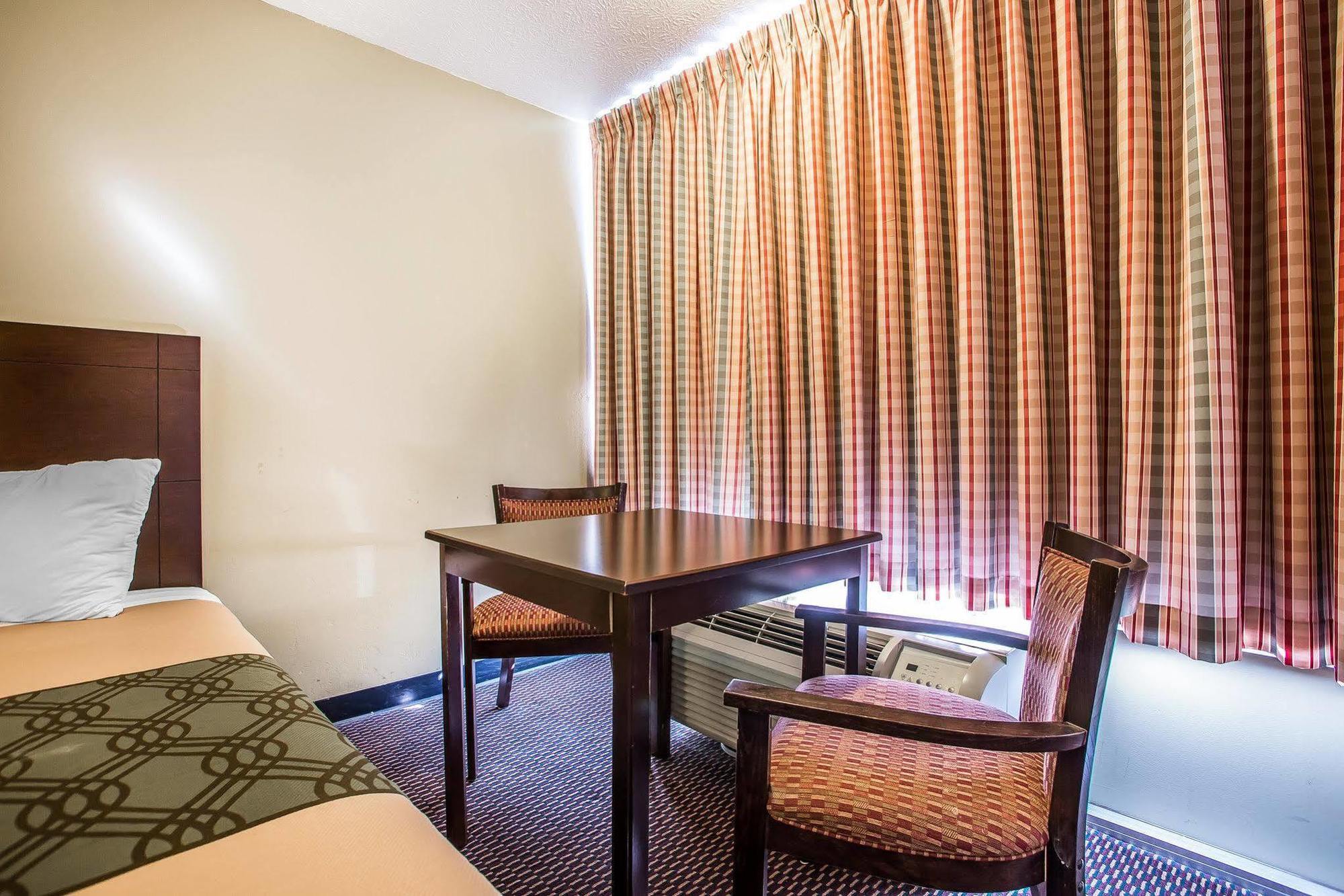 Econo Lodge Near Missouri University Of Science And Technology Ролла Екстер'єр фото