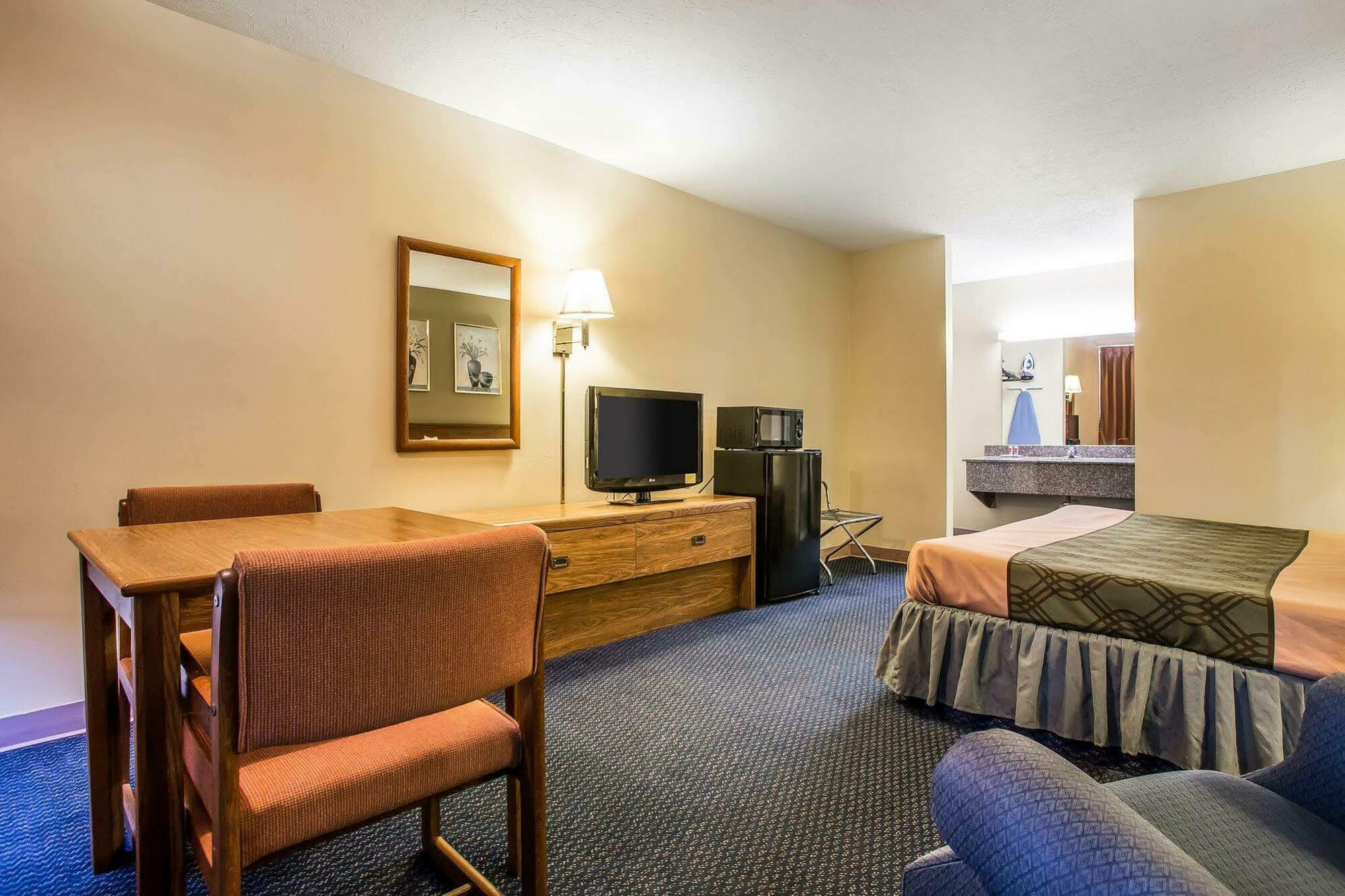 Econo Lodge Near Missouri University Of Science And Technology Ролла Екстер'єр фото
